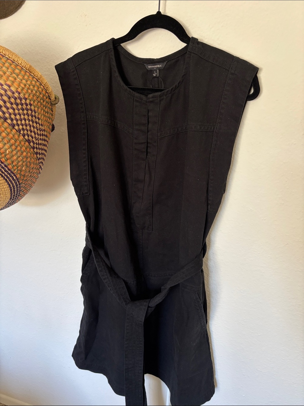 Banana Republic Black Sleeveless Tie-Waist Dress